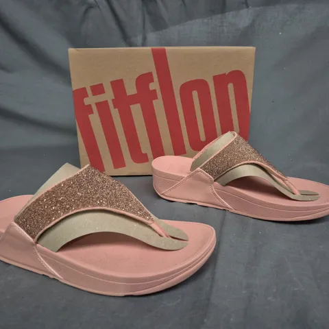 BOXED PAIR OF FITFLOP LULU OPUL TOE-POST SANDALS BLUSHY UK 6.5