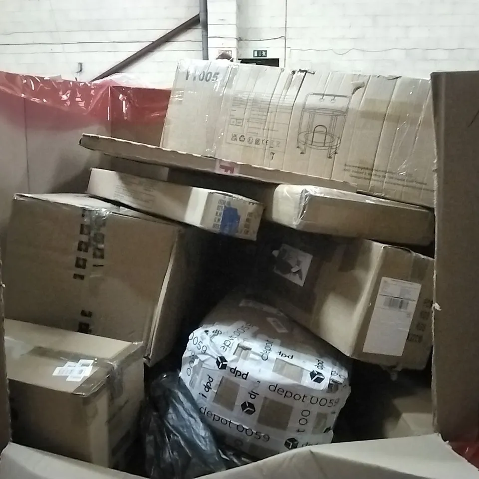 PALLET OF HOUSEHOLD ITEMS TO INCLUDE CARPET CLEANER, DESK THE HALLS TREE,TRAMPOLINE, MOSQUITO NET AND OTHER ASSORTED ITEMS...