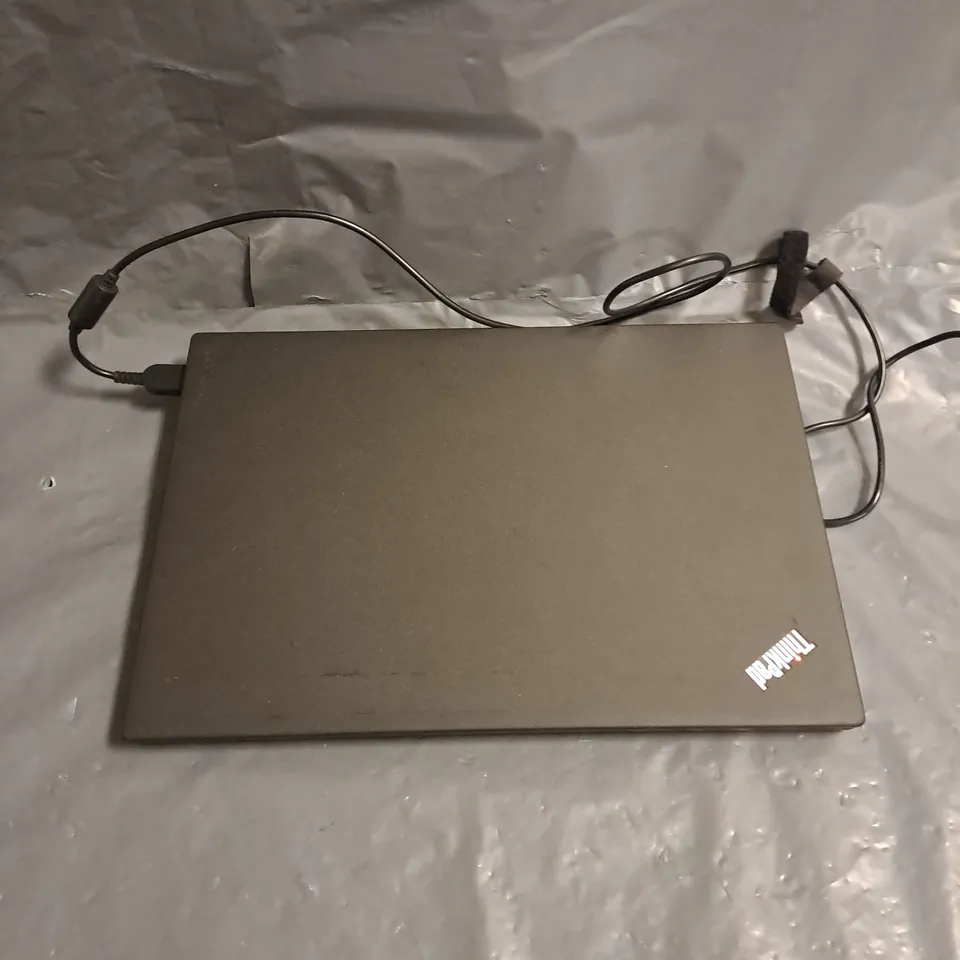 LENOVO THINKPAD X260 I5 6TH GEN 8GB RAM 256GB SSD WINDOWS 10 CHARGER INCLUDED