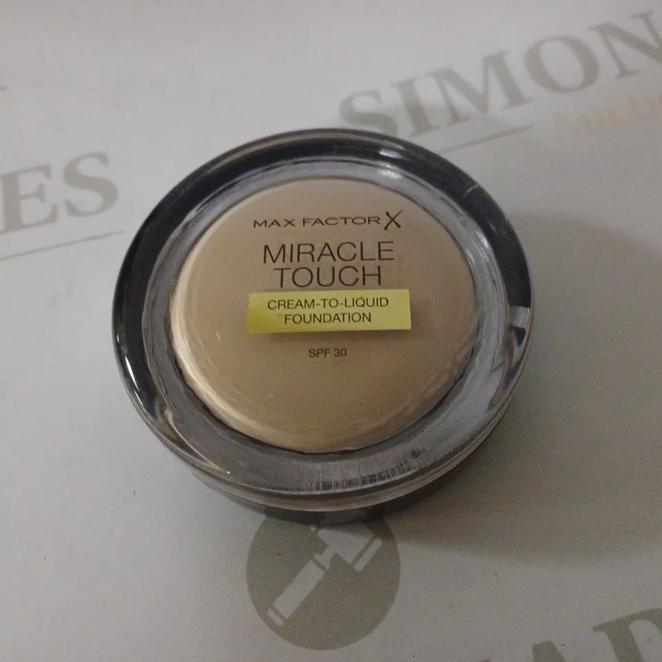 LOT OF APPROX 9 MAX FACTOR MIRACLE TOUCH FOUNDATION, CREAMY IVORY 11G