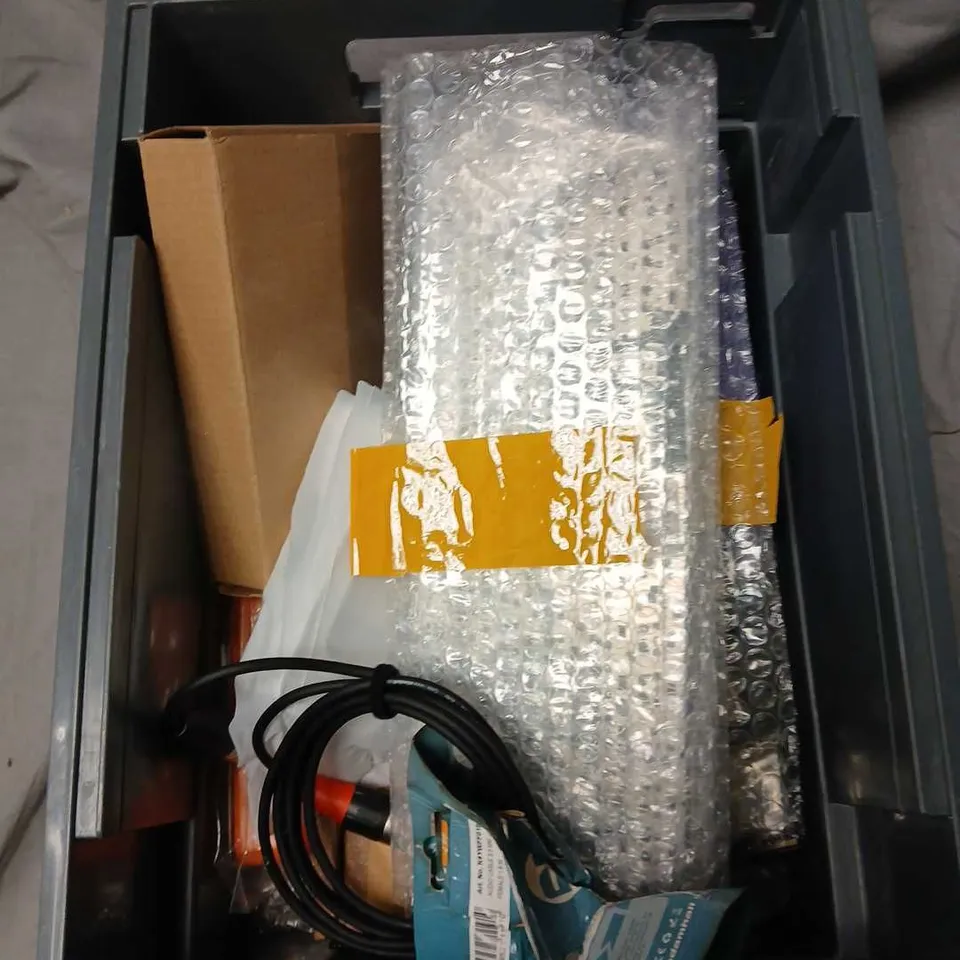 APPROXIMATELY 10 ASSORTED ELECTRICAL PRODUCTS TO INCLUDE WIRELESS SPEAKER, AUDIO CABLE, DATA CABLES ETC 