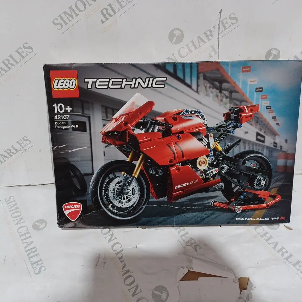 LEGO TECHNIC DUCATI PANIGALE V4 R 42107 10 YEARS