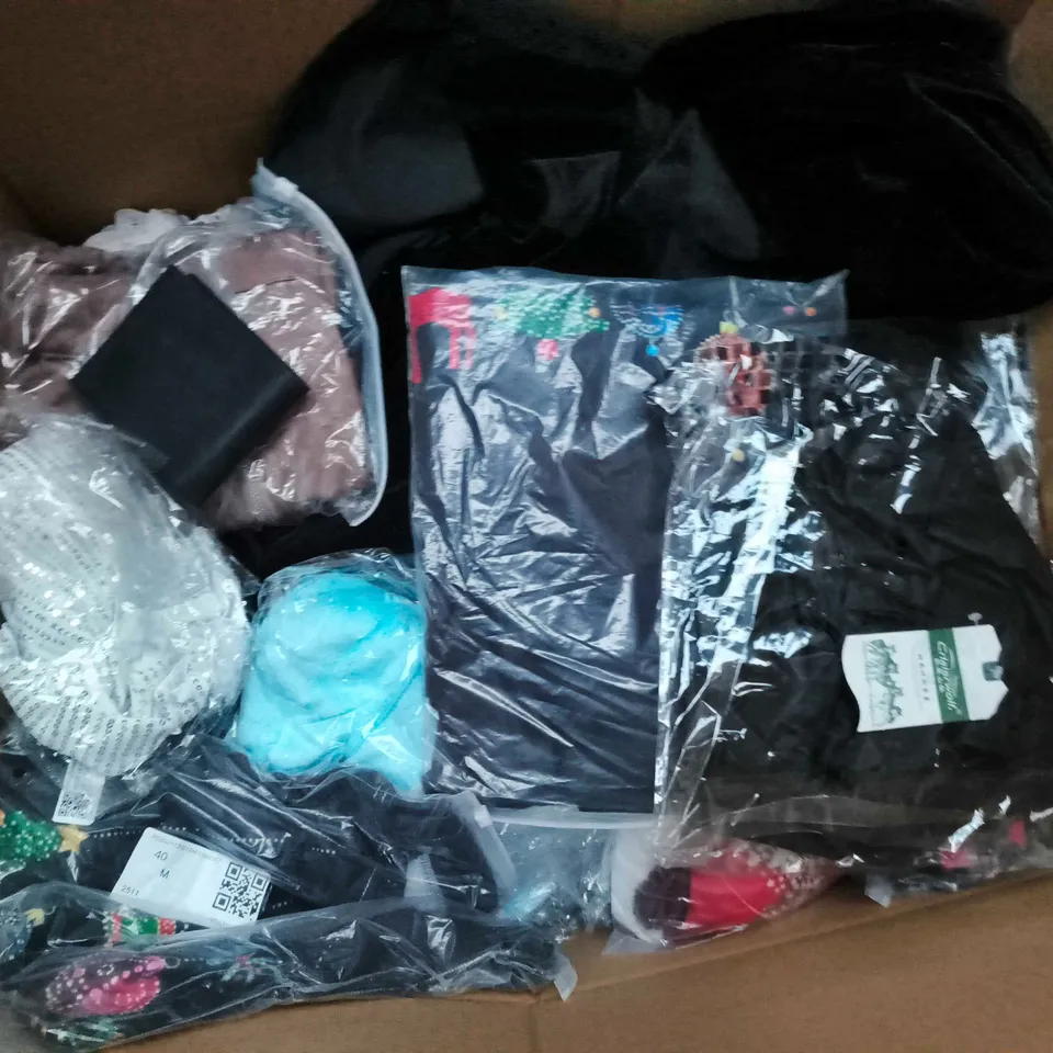 APPROXIMATELY 20 ASSORTED CLOTHING ITEMS IN VARIOUS SIZES, STYLES & COLOURS TO INCLUDE BRANDS SUCH AS FASHION, EGO, CRLAISRWOLF, ETC - COLLECTION ONLY
