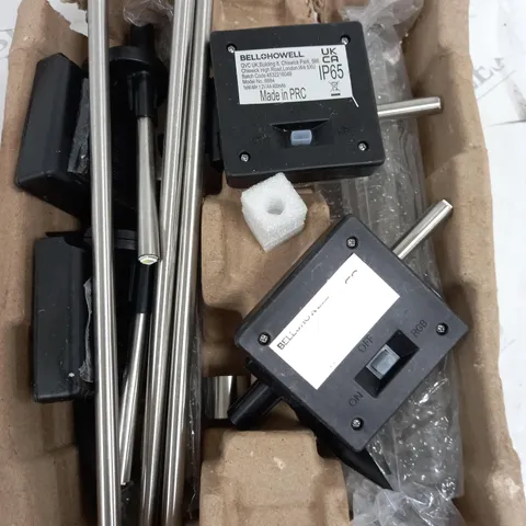 OUTLET BELL & HOWELL GLIMMER STICKS SET OF 4 SOLAR PATHWAY LIGHTS