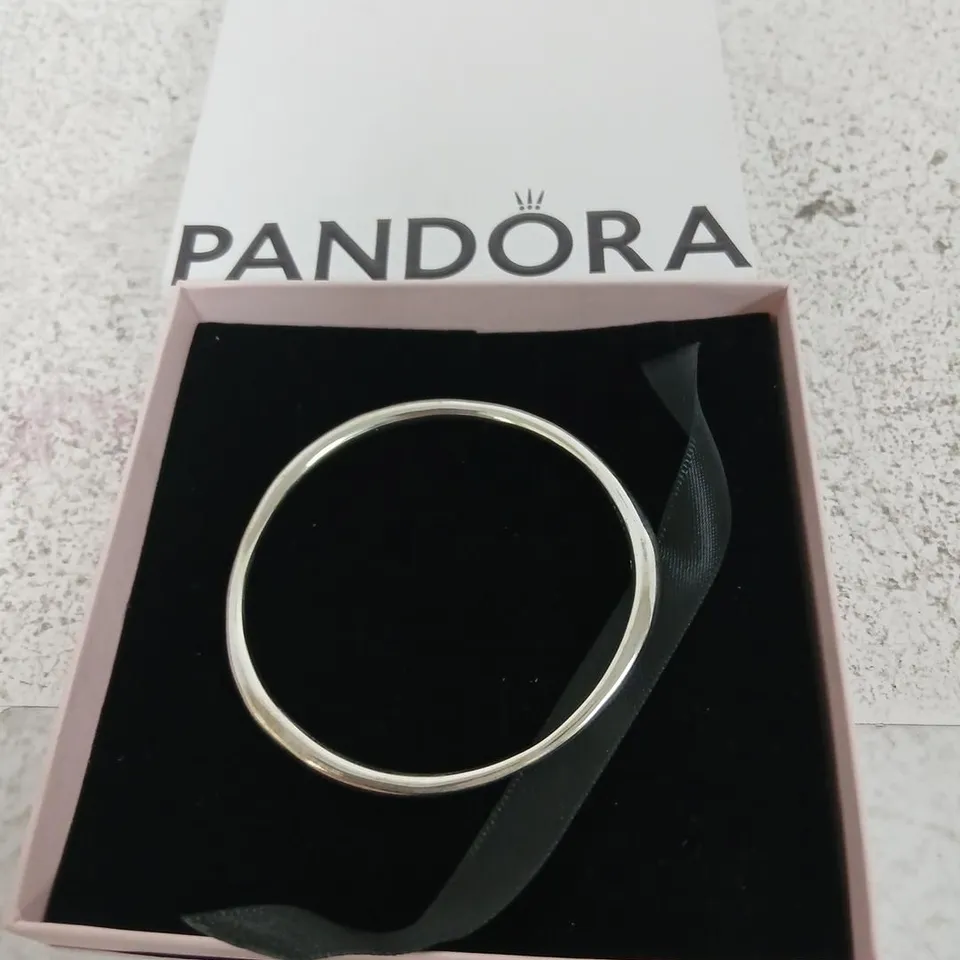 PANDORA BRACELET – SILVER TONE IN PRESENTATION BOX