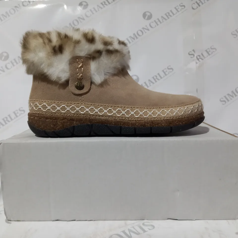 BOXED PAIR OF EARTH ORIGINS EMMALYN BEIGE BOOTIES - SIZE 5