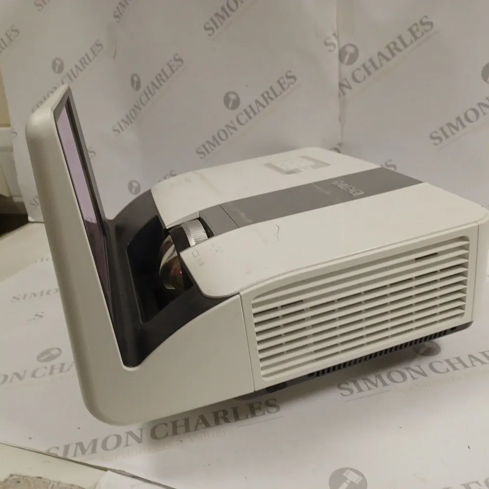 BENQ DIGITAL NAMA PROJECTOR
