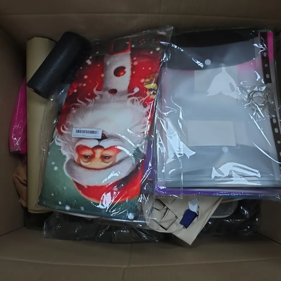 APPROXIMATELY 15 ASSORTED HOUSEHOLD PRODUCTS TO INCLUDE SUPER SOFT CUDDLE V-PILLOWCASE, HAND TOWEL, CLUB SLEEVE, ETC