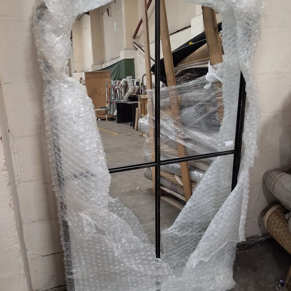 FRIDA WINDOW MIRROR BLACK FRAME 90×160×3CM