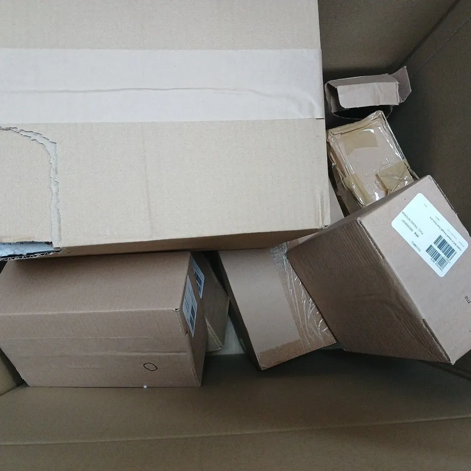 BOX OF ASSORTED ITEMS TO INCLUDE CAROUSEL AND TEA TOWELS 