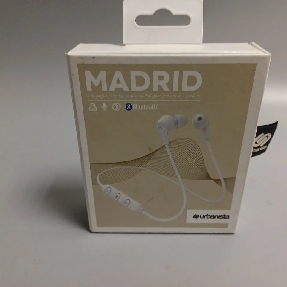 BOXED URBANISTA MADRID EARBUDS IN WHITE