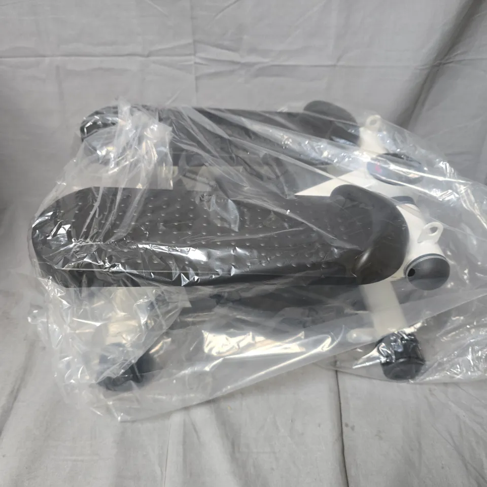 BOXED COMPACT ELLIPTICAL EXERCISE STEPPER