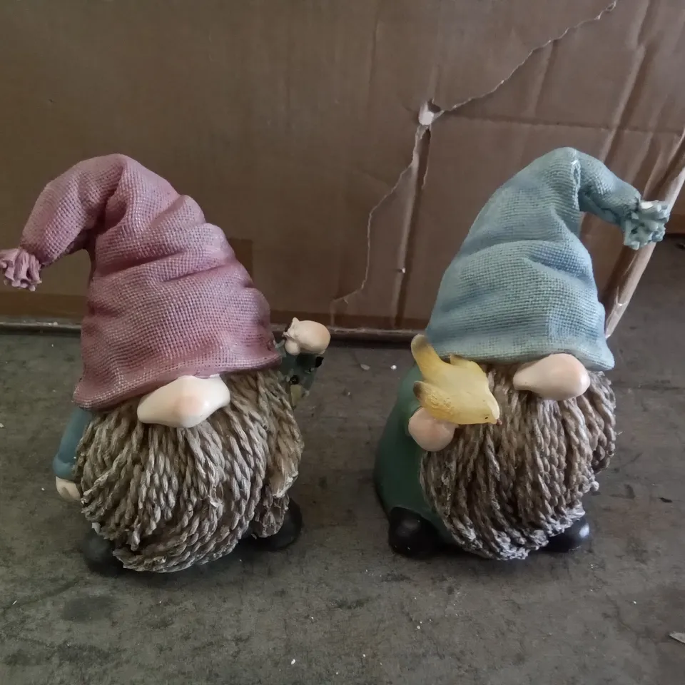 2 BOXED PAIRS OF LED GNOMES FIGURES