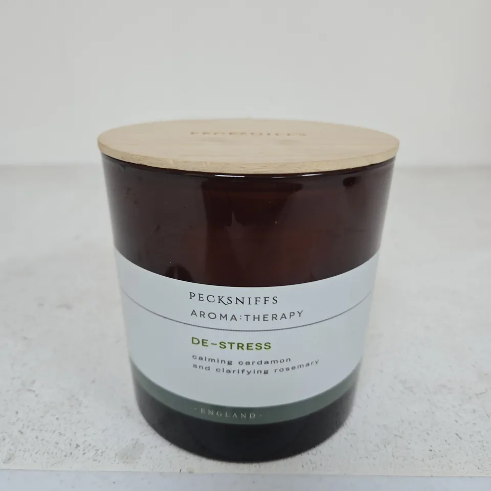 PECKSNIFFS AROMATHERAPY DE-STRESS CANDLE - CARDAMON & ROSEMARY (ENGLAND)