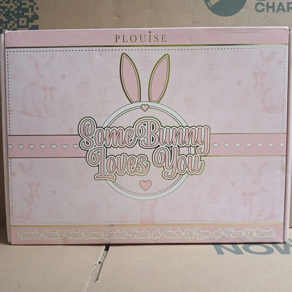 P.LOUISE SOME BUNNY LOVES YOU MAKEUP BUNDLE