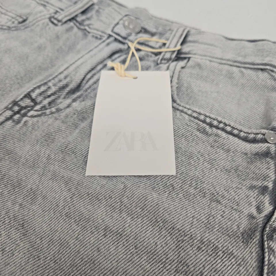 ZARA KIDS DENIM JEANS – LIGHT WASH, UK 10 (AGE 9-10, 140 CM)