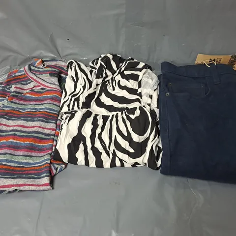 APPROXIMATELY 20 CLOTHING ITEMS TO INCLUDE TROUSERS, DRESSES AND TOPS. ASSORTED COLOURS, SIZES AND STYLES