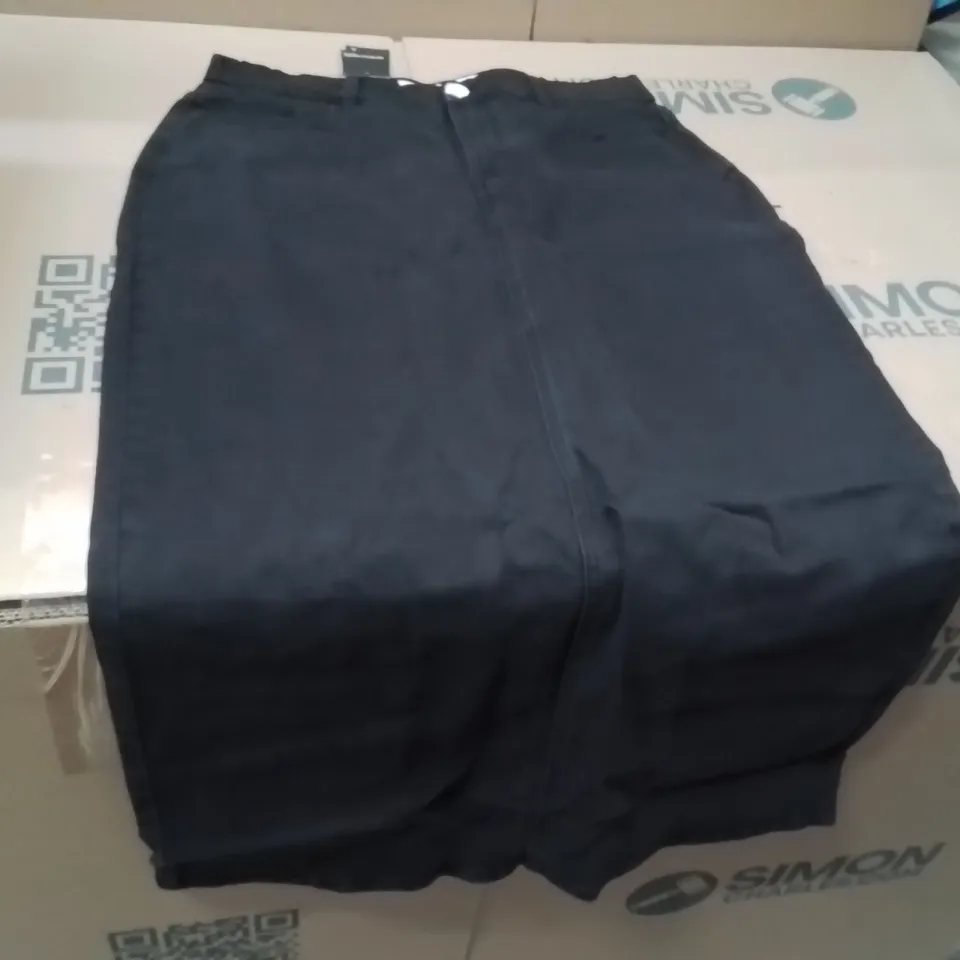 BOXED BRAND NEW APPROXIMATELY 15 JD WILLIAMS MAXI SKIRT BLACK SIZE 16