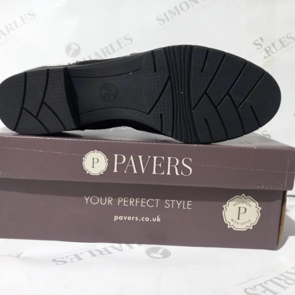 BOXED PAIR OF PAVERS LOW HEEL LOAFERS IN BLACK UK SIZE 6.5