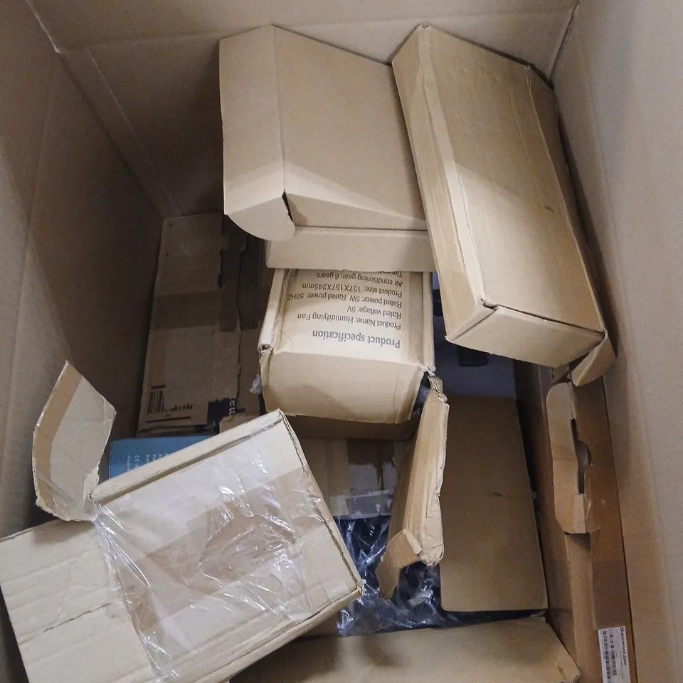BOX OF APPROXIMATELY 20 ASSORTED HOUSEHOLD ITEMS TO INCLUDE USB TOWER  FAN, WAVY CHIC HAIR STYLING COMB, AIR MULTIPLIER, HUMIDIFYING FAN ETC