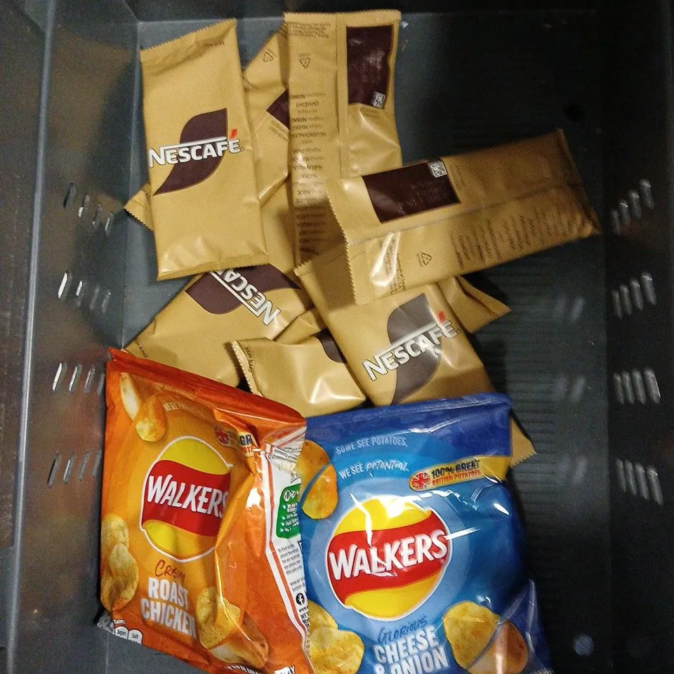 APPROXIMATELY 12 ASSORTED FOOD & DRINK ITEMS TO INCLUDE - HOLY RASPBERRY RAPTOR - HYPNOS CACAO LATTE - CLIF ENERGY BLOKS - ETC