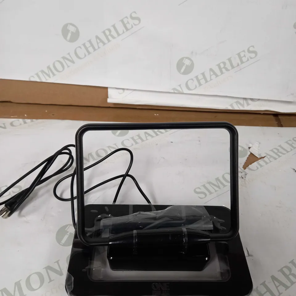 ONE FOR ALL TV SIGNAL BOOSTER/SPLITTER