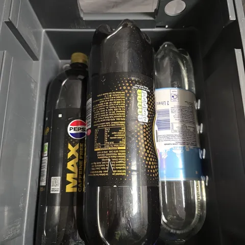 3 X DRINK PRODUCTS TO INCLUDE PEPSI MAX & R WHITES LEMONADE 