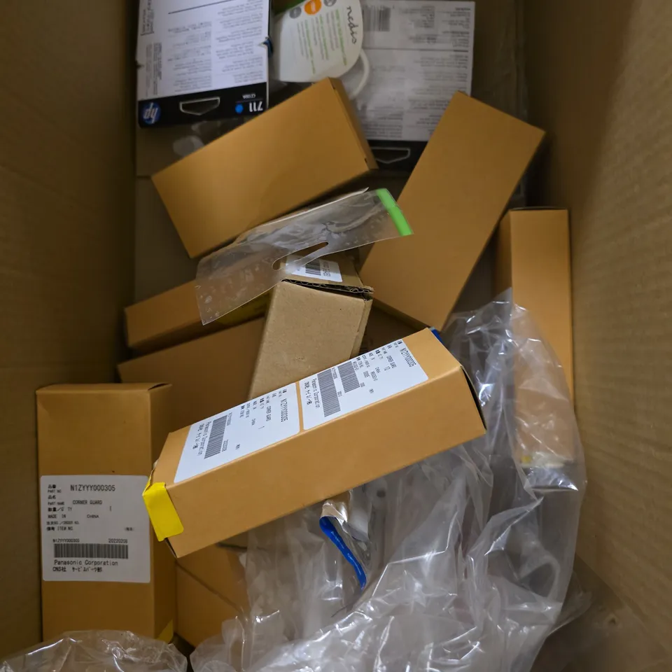 APPROXIMATELY 15 ASSORTED ELECTRICAL PRODUCTS TO INCLUDE ADAPTERS, PRINTER INK, SWITCHES ETC