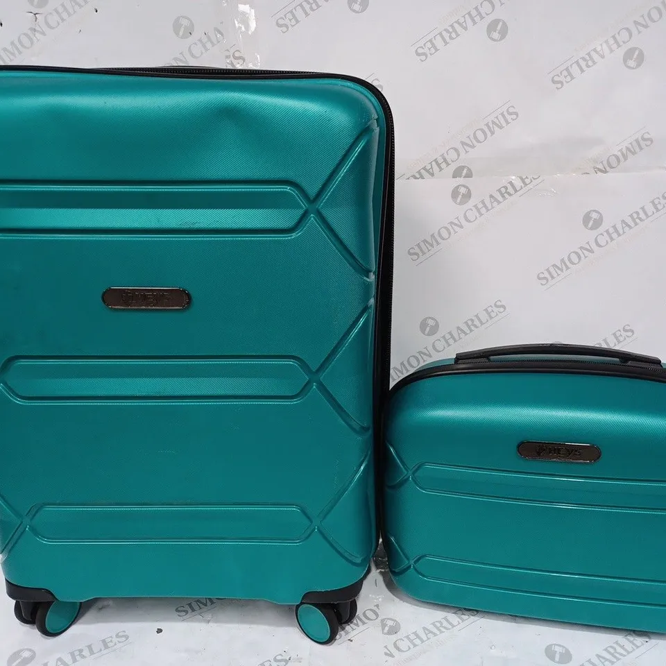 OUTLET HEYS DURAFLEX 3 PIECE LUAGGE SET & VANITY CASE - COLLECTION ONLY