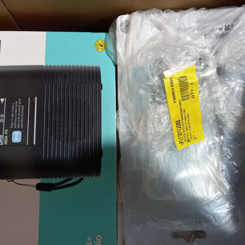 LOT OF APPROXIMATELY 5 ASSORTED HOUSEHOLD ITEMS TO INCLUDE ASDA TECH TRUE WIRELESS HEADPHONES, AURA COLOR CLOCK LED PROJECTION NIGHTLIGHT, BLACKWEB POWER BANK, ETC