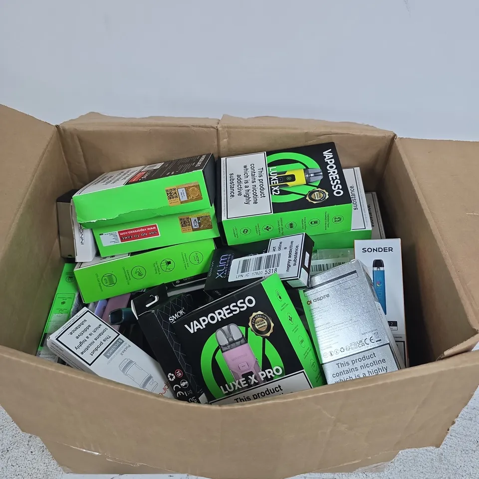 APPROXIMATELY 15 ASSORTED E-CIG PRODUCTS AND ACCESSORIES TO INCLUDE VAPORESSO, SONDER, ASPIRE ETC 