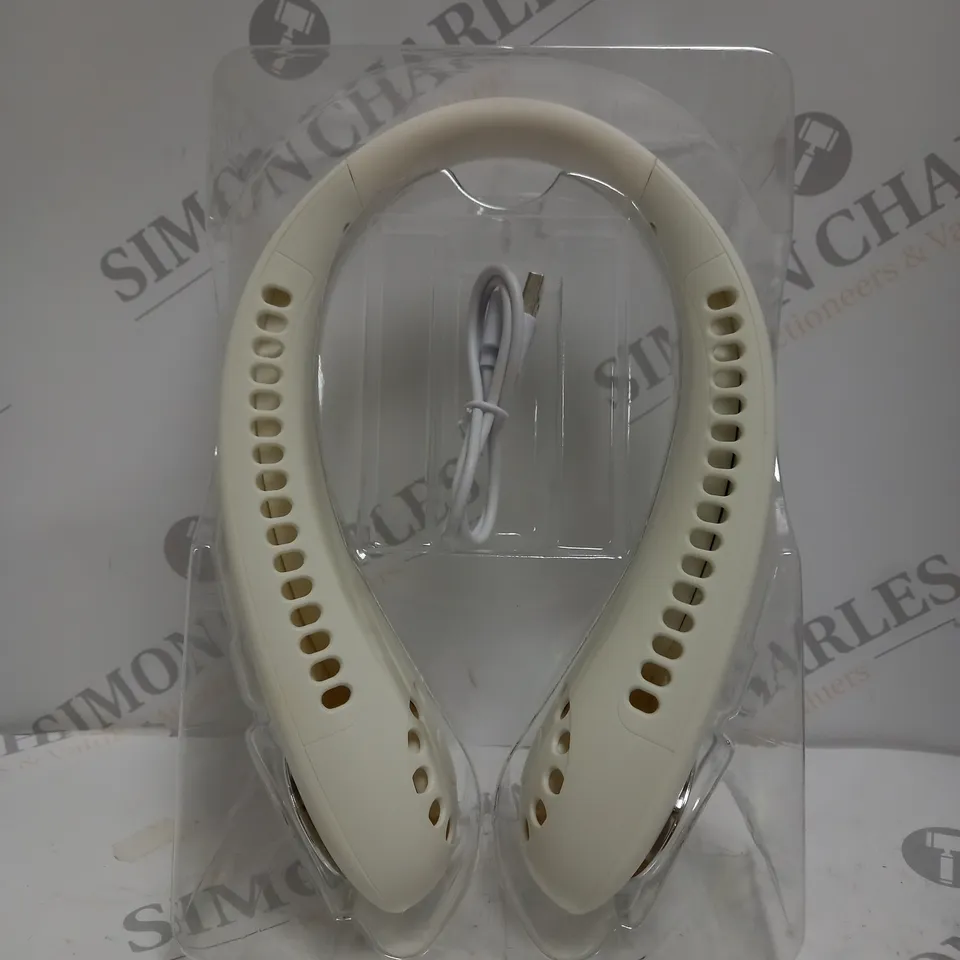 BOXED LEAFLESS HANGING NECK FAN 