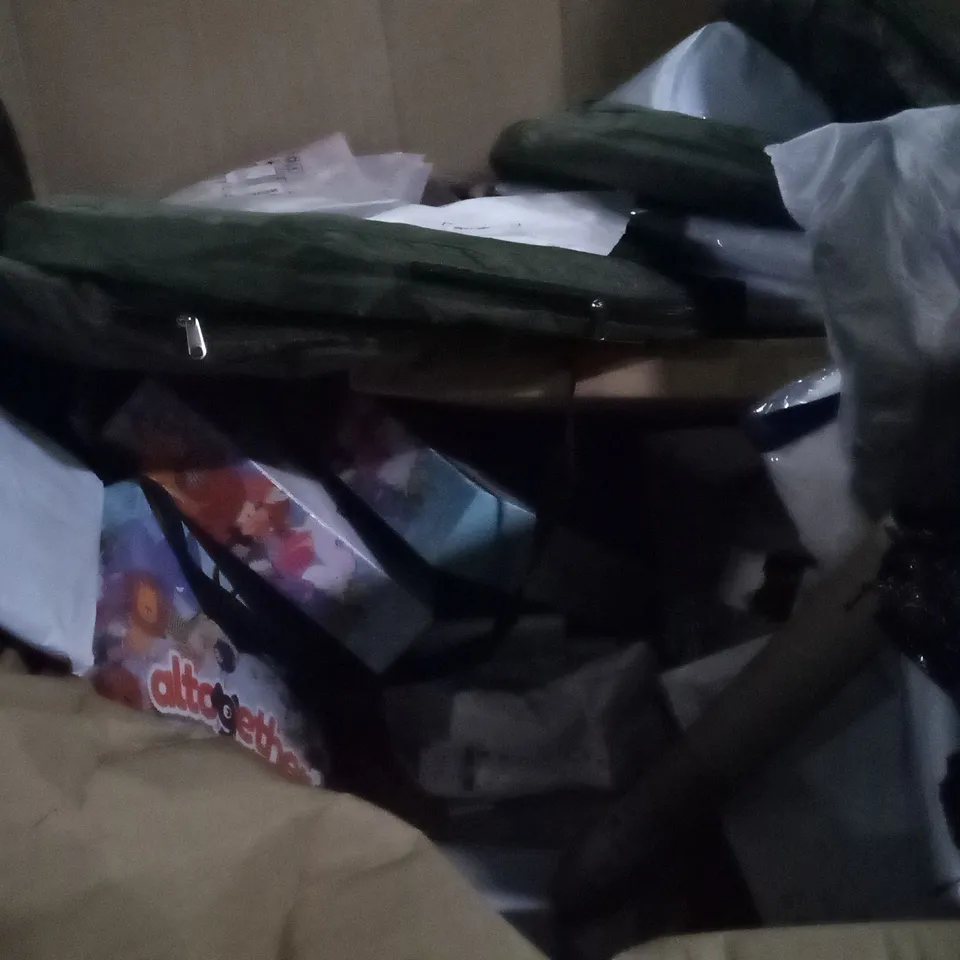 PALLET OF ASSORTED ITEMS INCLUDING POP UP SHOWER PRIVY, PET WATER CUP, 2023 PLANNER, CHRISTMAS TREE FENCE, KIDS BOARD GAME, MAIL SORTER