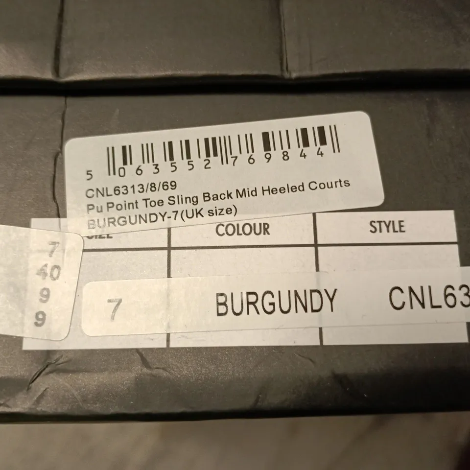 PRETTYLITTLETHING BURGUNDY SLINGBACK MID-HEELED COURT SHOES – UK 7