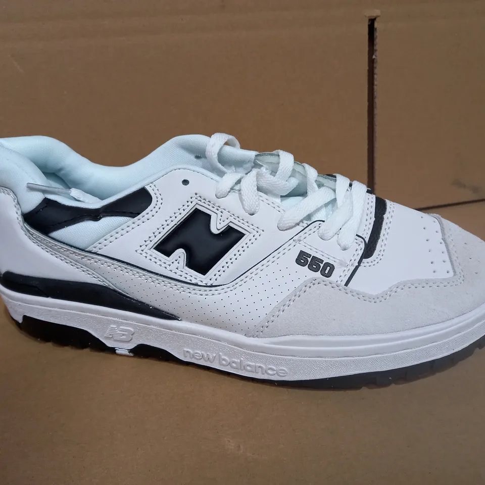 PAIR OF SIZE 8 NEW BALANCE WHITE TRAINERS 