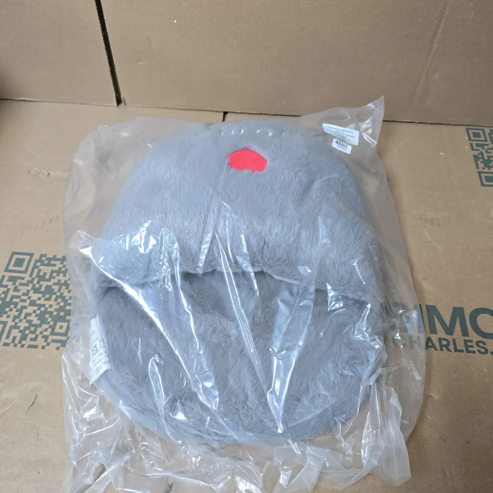 HOME LOVE HEART GREY FOOT WARMER 
