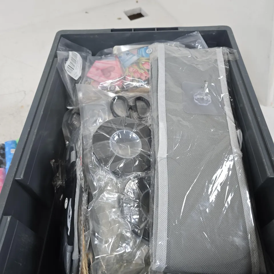 APPROXIMATELY 15 ASSORTED HOUSEHOLD PRODUCTS TO INCLUDE DOG POOP BAGS, TRODAT STAMP AND A DIAMOND ART KIT