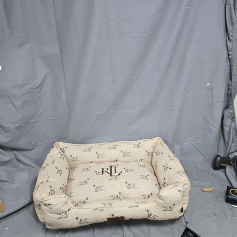 LAUREN RALPH LAUREN DELUXE PET BED – BEIGE DOG-PRINT, 28 X 28 X 8 IN