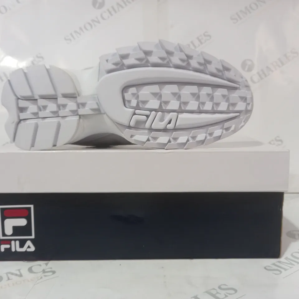 BOXED PAIR OF FILA DISRUPTOR II PATCHES SHOES IN WHITE UK SIZE 4.5