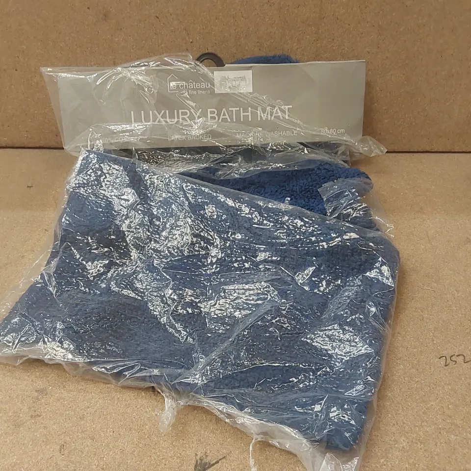 LE CHÂTEAU LUXURY BATH MAT - 50 x 80cm