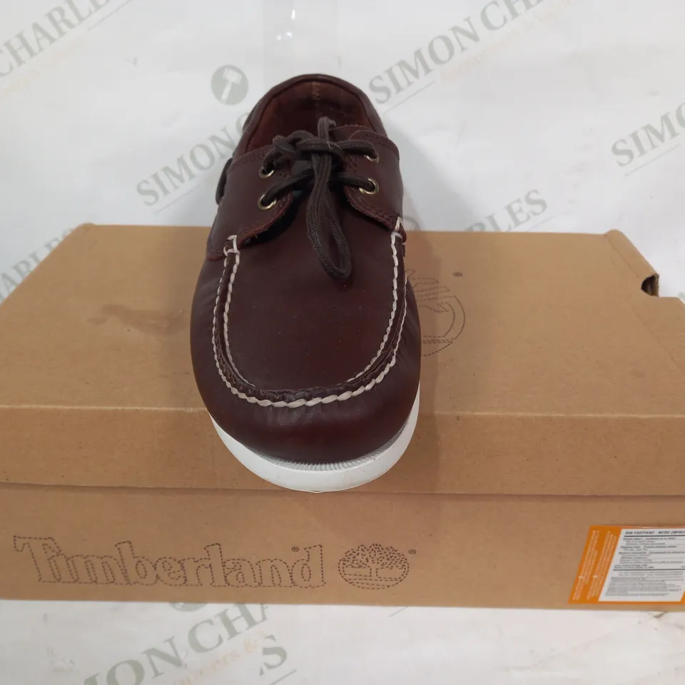 BOXED PAIR OF TIMBERLAND SHOES IN BROWN UK SIZE 8.5
