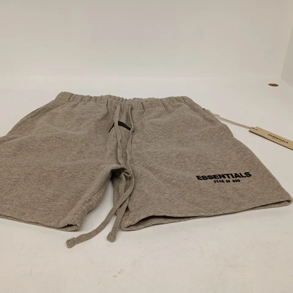 ESSENTIALS BY FEAR OF GOD SWEAT SHORTS – GREY, UK M