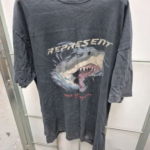 REPRESENT GRAPHIC T-SHIRT, XL – GREY WITH SHARK PRINT