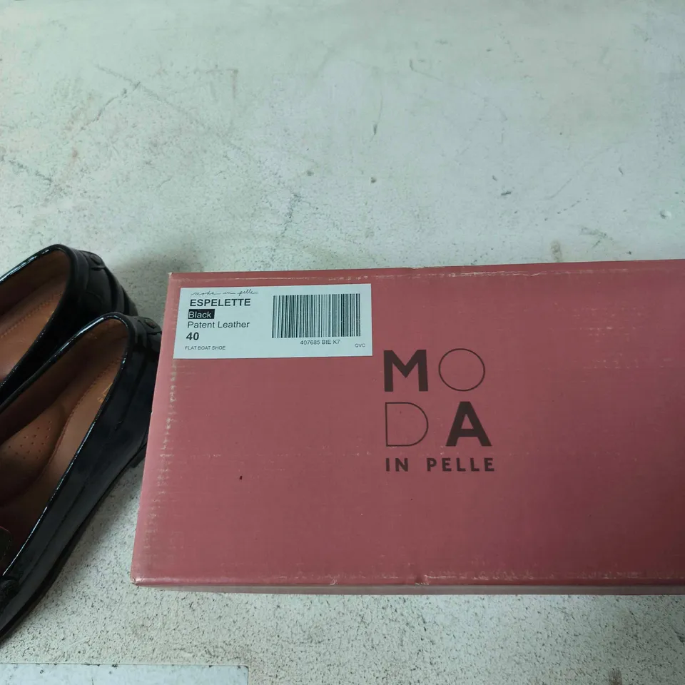 MODA IN PELLE ESPELETTE BLACK PATENT LEATHER TASSEL LOAFERS - UK 7 (EU 40)