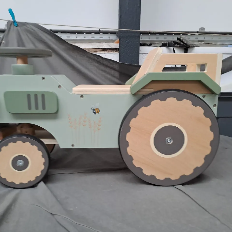 LITTLE DUTCH WALKING TRACTOR