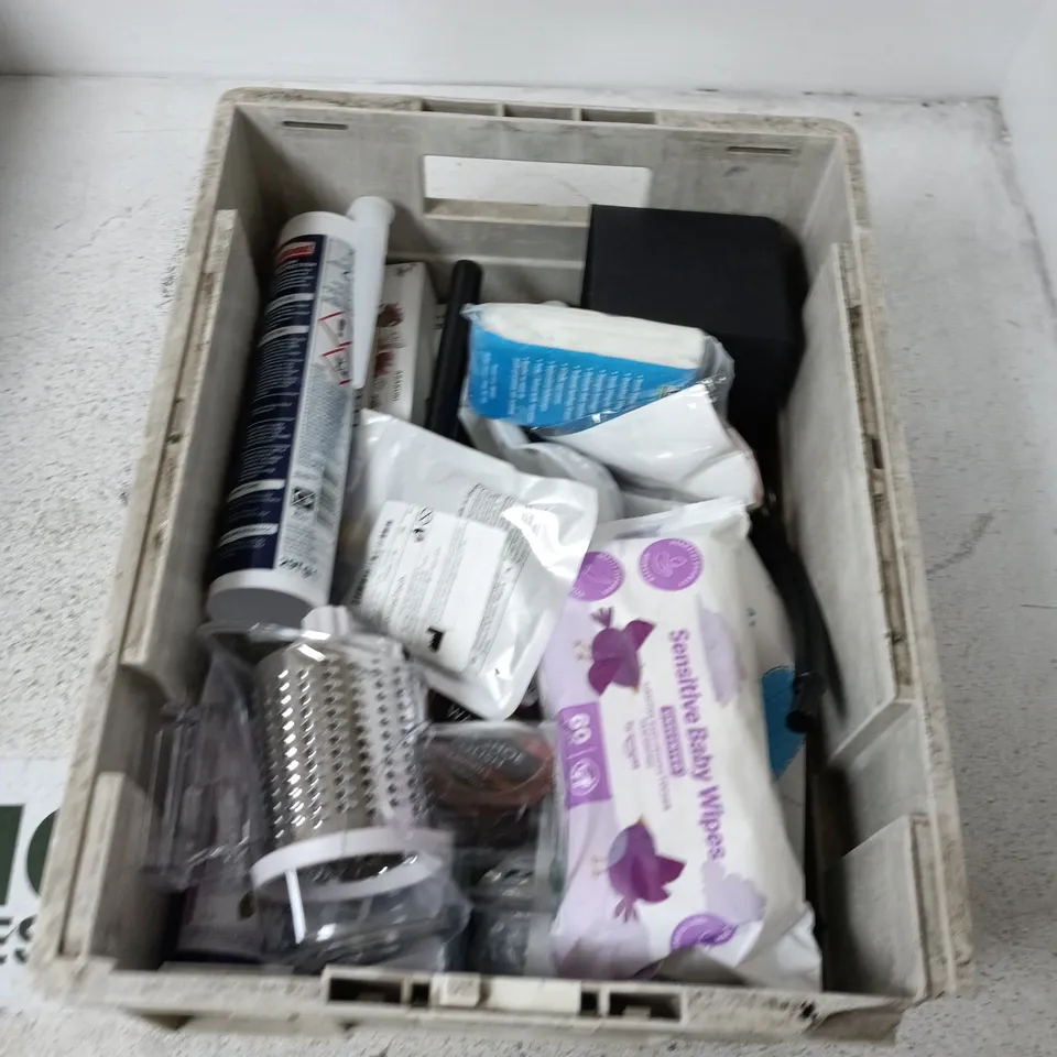 BOX CONTAINING A MIX OF APPROXIMATELY 15 ASSORTED HOUSEHOLD ITEMS INCLUDING SHOE POLISH, ESSENTIAL OILS, SILICONE SEALANT ETC. 
