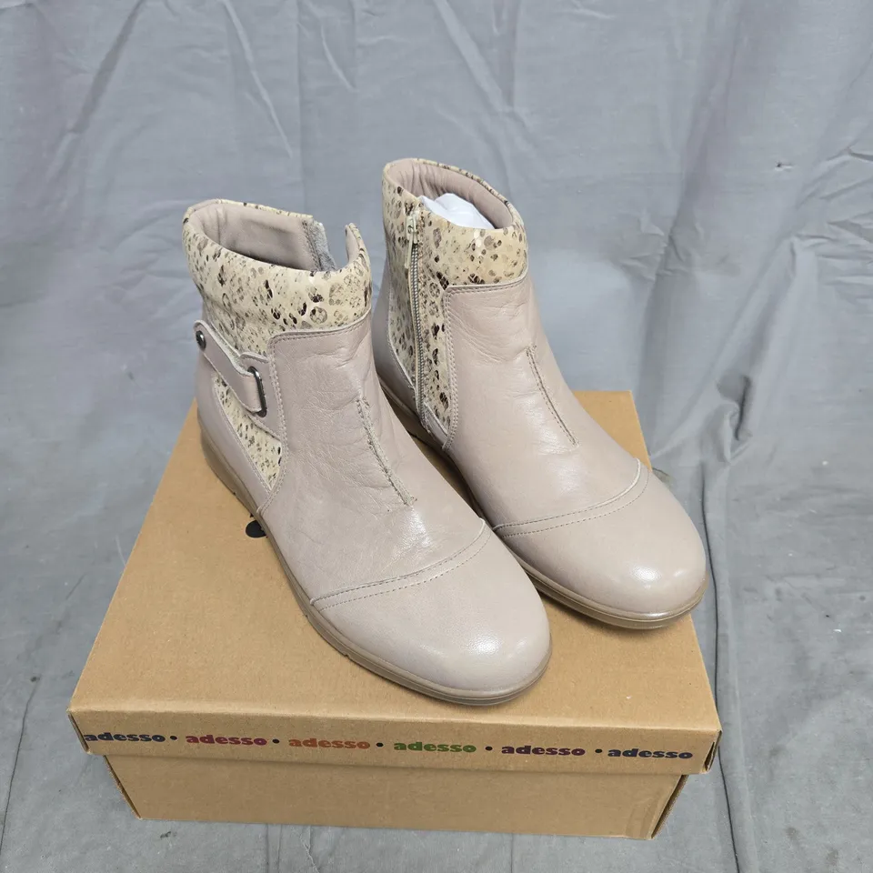 ADESSO WOMEN'S ANKLE BOOT – BEIGE LEATHER WITH SNAKESKIN COLLAR, BUCKLE DETAIL (BOXED) SIZE 40