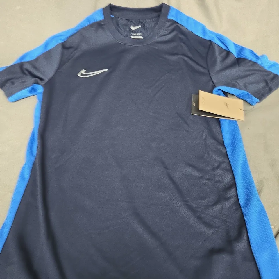 NIKE LOGO CASUAL T-SHIRT SIZE M