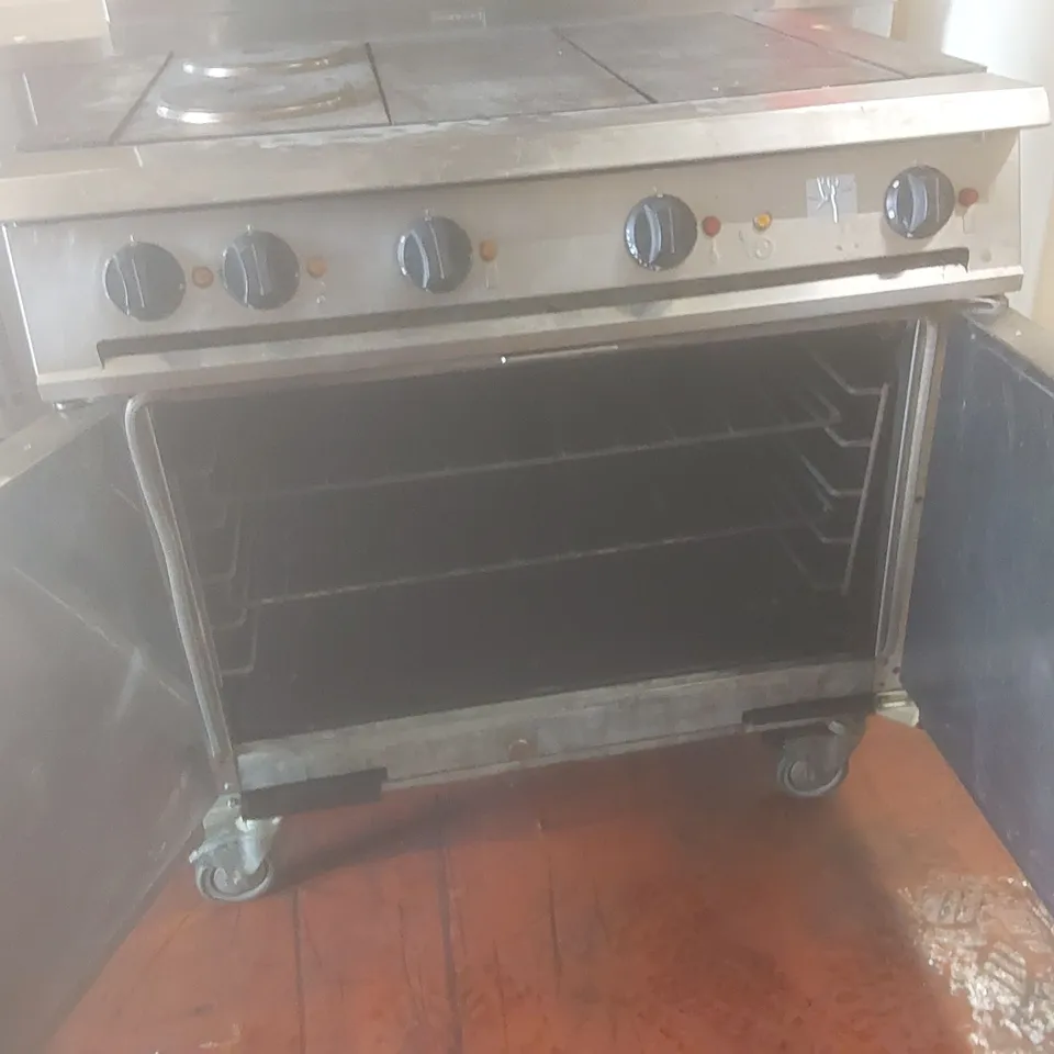 FALCON DOMINATOR COMMERCIAL COOKING OVEN - E2101EU 4HP