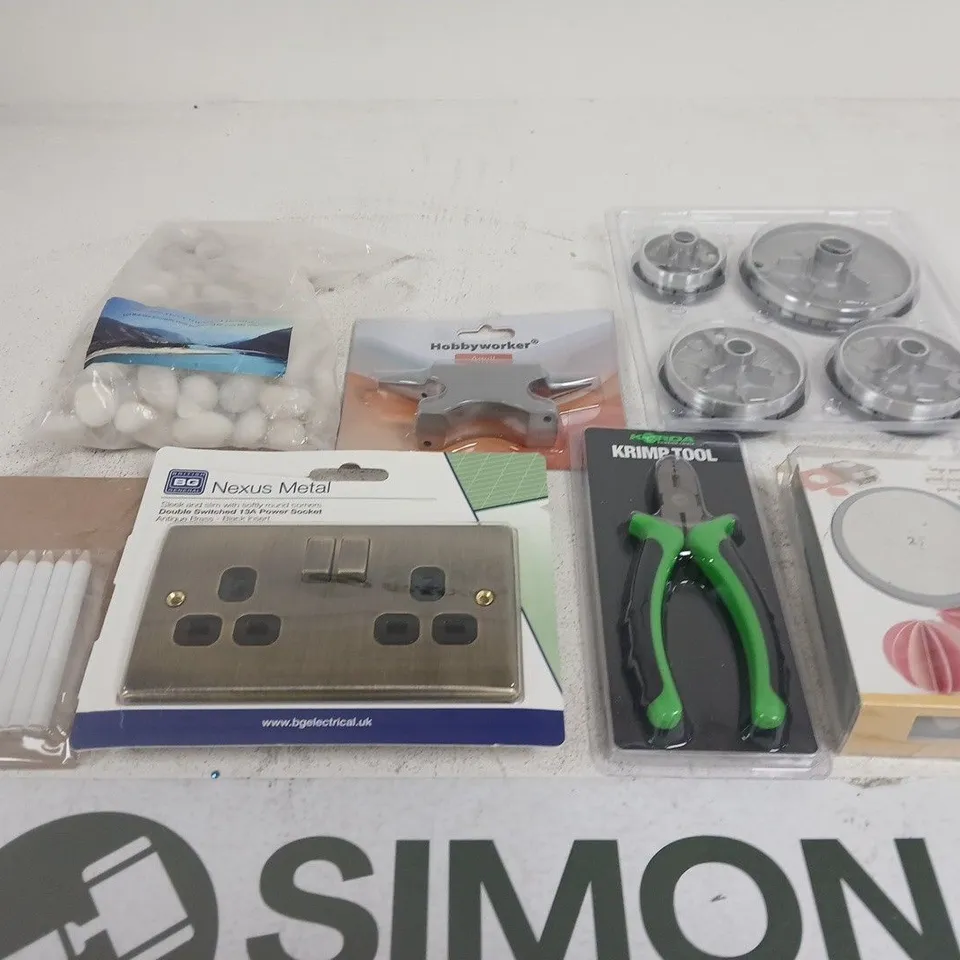 APPROXIMATELY 15 ASSORTED HOUSEHOLD PRODUCTS TO INCLUDE KRIMP TOOL , NEXUS METAL DOUBLE SWITCH SOCKET AND LARGE PUNCH 
